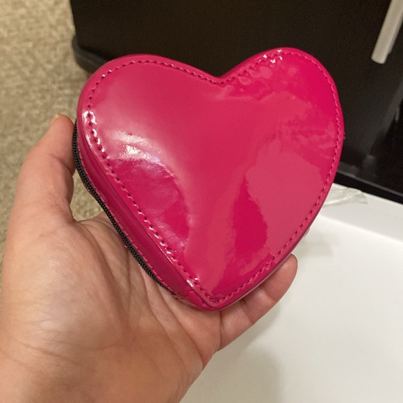 YSL Beaute Pink, Heart-Shaped pouch with attached mirror. New! - Picture 3 of 6